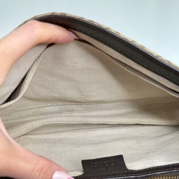 Gucci GG Logo Flap Shoulder Bag Crossbody Dark Purple Leather - Picture 9 of 9